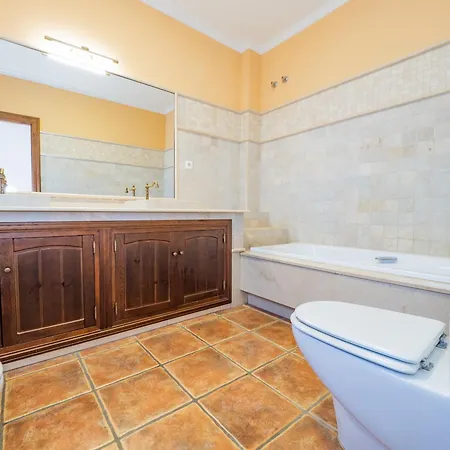 Cubo's La Era House Pueblo Бенальмадена